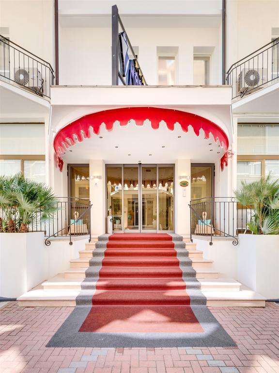 Hotel Manila Лідо-ді-Єзоло Екстер'єр фото